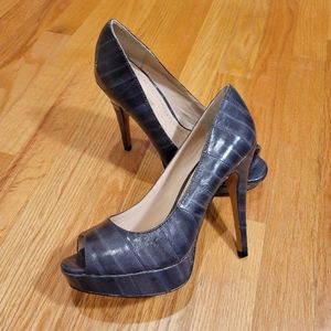 NWOB Pour La Victoire Angelie Platform Heels